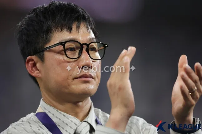 [속보] 이정효 감독 광주FC 떠난다…강기정 광주시장 오피셜 공식발표 "한국 축구와 이정효 감독 위한 길, 계약해지 동의"