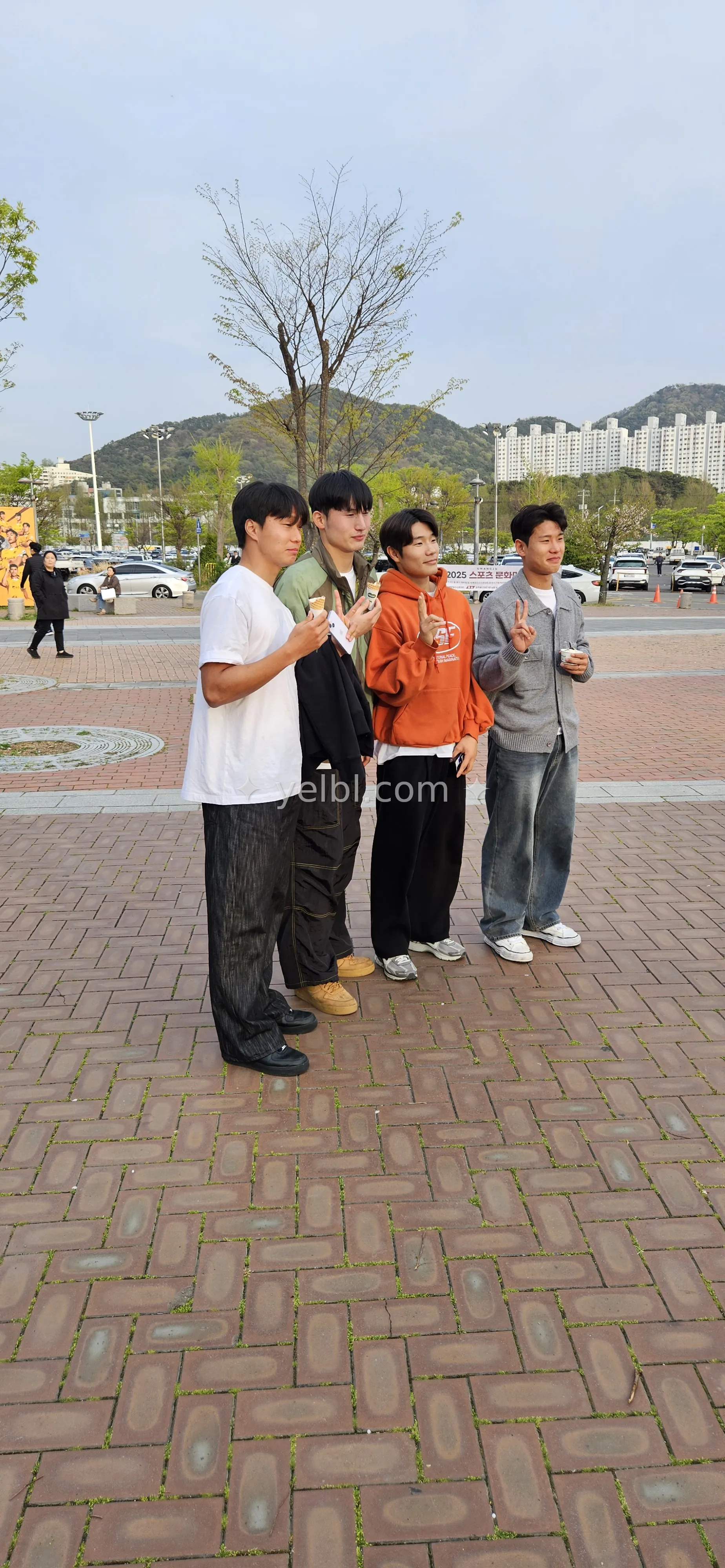 이제 이들중 한명만 남음.